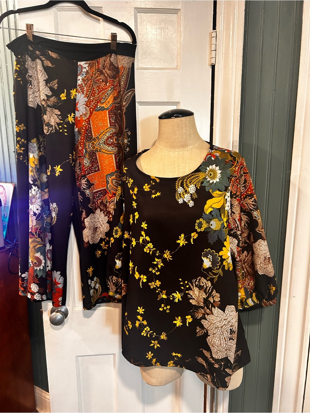 Bryn Walker matching set Black with Yellow & Multicolor Floral NWOT